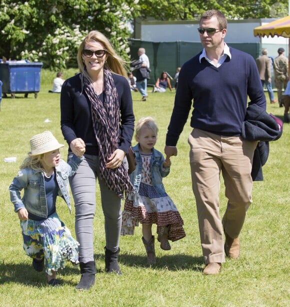 Autumn et Peter Phillips avec leurs filles Savannah et Isla au Royal Windsor Horse Show le 16 mai 2015