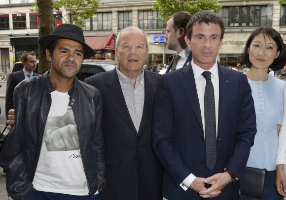 Jamel Debbouze, Marc Ladreit de Lacharrière, Manuel Valls et Fleur Pellerin - Finale du Trophée d'Impro de la Fondation Culture & Diversité, au Théâtre Comédia à Paris le 18 mai 2015.