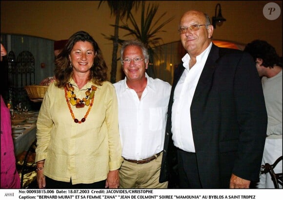 Bernard Murat et sa femme Zana, Jean de Colmont à Saint-Tropez le 18 juillet 2003. 