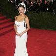  Selena Gomez - Soir&eacute;e Costume Institute Gala 2015 (Met Ball) au Metropolitan Museum c&eacute;l&eacute;brant l'ouverture de Chine: &agrave; travers le miroir &agrave; New York, le 4 mai 2015.&nbsp;  
