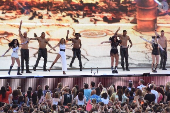 Little Mix - Concerts lors du Summertime Ball à Londres, le 21 juin 2014.  