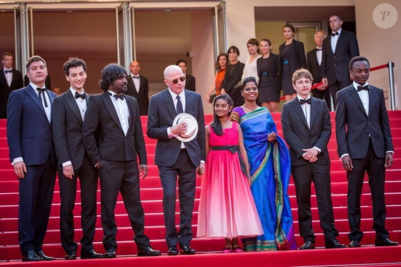 Jesuthasan Antonythasan, Jacques Audiard, Claudine Vinasithamby, Kalieaswari Srinivasan, Vincent Rottiers, Marc Zinga - Montée des marches du film "Dheepan" lors du 68e Festival International du Film de Cannes le 21 mai 2015