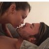 Nabilla a publié une photo d'elle au lit avec Thomas sur Instagram, samedi 23 mai à 15h42.