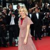 Sienna Miller - Montée des marches du film "Macbeth" lors du 68e Festival International du Film de Cannes, le 23 mai 2015.