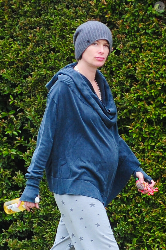 Lena Headey, enceinte, à Los Angeles, le 11 mars 2015.