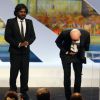Jesuthasan Antonythasan, Jacques Audiard (Palme d'Or pour le film "Dheepan") Kalieaswari Srinivasan - Cérémonie de clôture du 68e Festival International du film de Cannes, le 24 mai 2015.