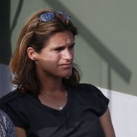 Roland-Garros : Amélie Mauresmo, enceinte au côté de Denis Brogniart et son fils