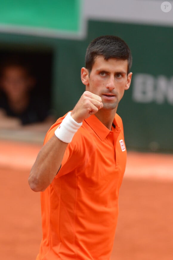 Novak Djokovic lors de sa victoireau second tour des Internationaux de France à Roland-Garros, le 28 mai 2015 à Paris