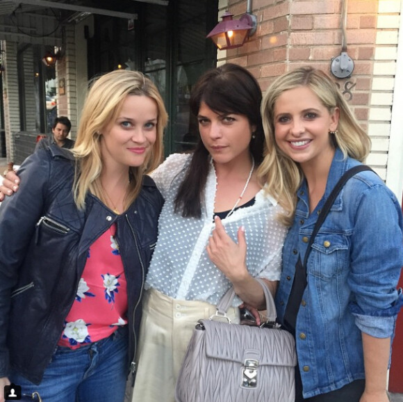 Reese Witherspoon et ses copines Sarah Michelle Gellar et Selma Blair se retrouvent pour assiser à la comédie musicale inspirée de leur film Sexe Intention, le 29 mai 2015.