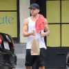 Ryan Phillippe s'arrête au restaurant "La Conversation" après son cours de gym à West Hollywood, le 26 mai 2015.