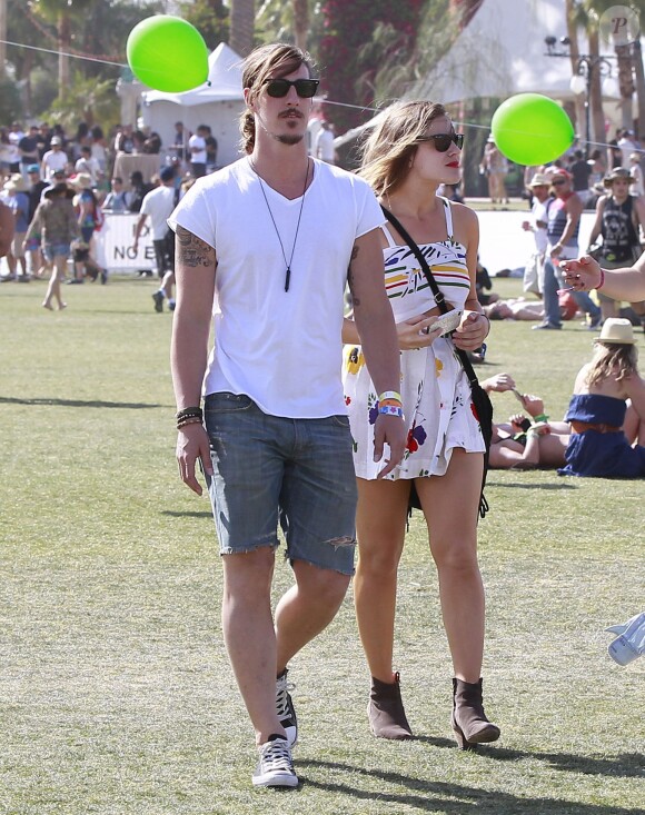 Eric Balfour et son amoureuse à Coachella en avril 2013