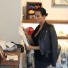 Kim Kardashian, enceinte, fait du shopping dans la boutique pour enfants Trico Field, à SoHo. New York, le 1er juin 2015.