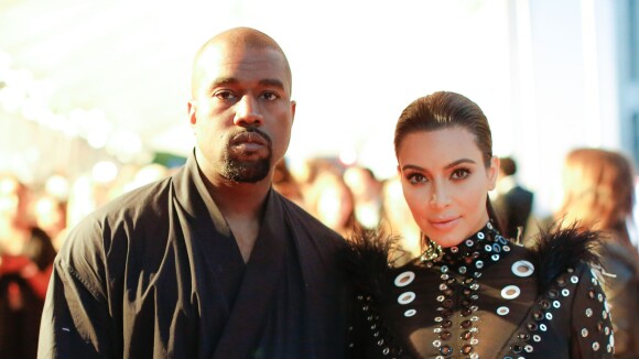 Kim Kardashian, enceinte, et Kanye West : Couple radieux aux Oscars de la mode