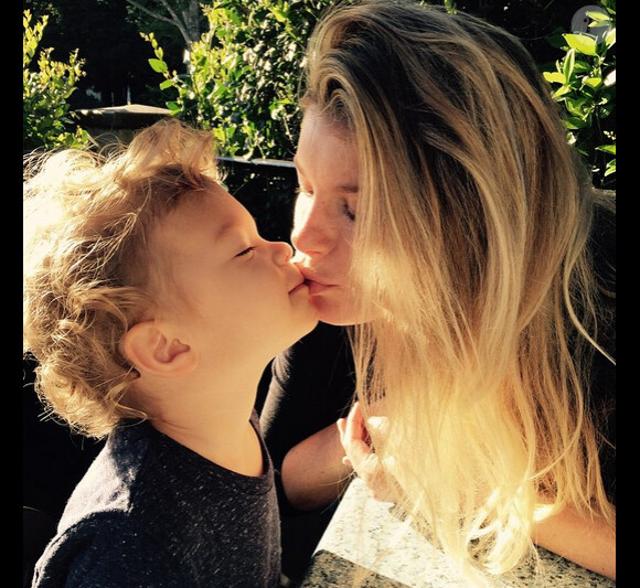 Marisa Miller a ajouté une photo avec son fils Gavin à son compte Instagram, le 22 mars 2015