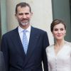Le roi Felipe VI et la reine Letizia d'Espagne, deux mois après leur venue avortée du fait du crash de la Germanwings, ont été reçus à l'Elysée par le président de la République François Hollande, secondé par son ex-compagne la ministre de l'Ecologie Ségolène Royal, le 2 juin 2015 à Paris, à leur arrivée pour leur visite d'Etat de trois jours.