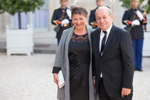 Jean-Yves Le Drian et sa femme Maria Vadillo arrivant à l'Elysée le 2 juin 2015 pour le dîner officiel organisé en l'honneur de la visite d'Etat du roi Felipe VI et de la reine Letizia d'Espagne.