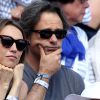 Laura Smet et son compagnon Raphaël dans les tribunes lors du tournoi de tennis de Roland-Garros à Paris le 3 juin 2015