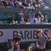 Victoire de Andy Murray sur David Ferrer en quarts de finale du tournoi de Roland Garros (7-6[4], 6-2, 5-7, 6-1) à Paris, le 3 juin 2015.