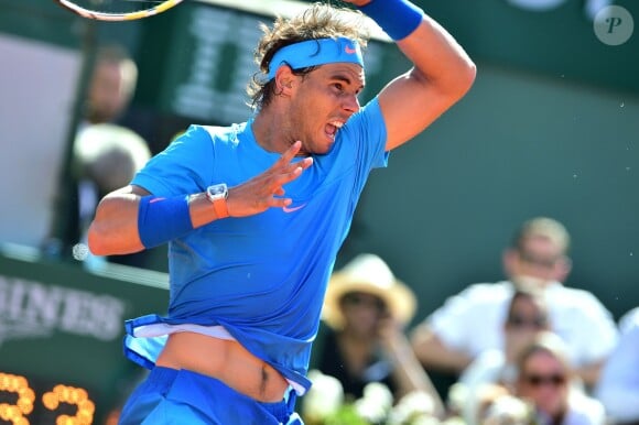 Rafael Nadal - Victoire de Novak Djokovic sur Rafael Nadal en quarts de finale du tournoi de Roland Garros (7/5-6/3-6/1) à Paris, le 3 juin 2015.