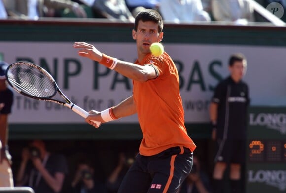 Novak Djokovic - Victoire de Novak Djokovic sur Rafael Nadal en quarts de finale du tournoi de Roland Garros (7/5-6/3-6/1) à Paris, le 3 juin 2015.