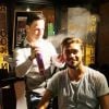 Julien Guirado au salon de Coiffure-Make Up-Bar à Tapas à Jumet en Belgique qui organise tous les deux mois des soirées avec des célébrités. Serena Faé (Les Ch'tis à Mykonos et L'Île des vérités 4), le 5 juin 2015.