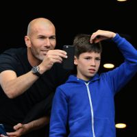Zinédine Zidane: Tendre complicité avec son fils Elyaz devant des Bleus humiliés