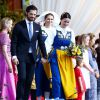 Le prince Carl Philip et sa fiancée Sofia Hellqvist à Skansen lors de la Fête nationale le 6 juin 2015 à Stockholm.