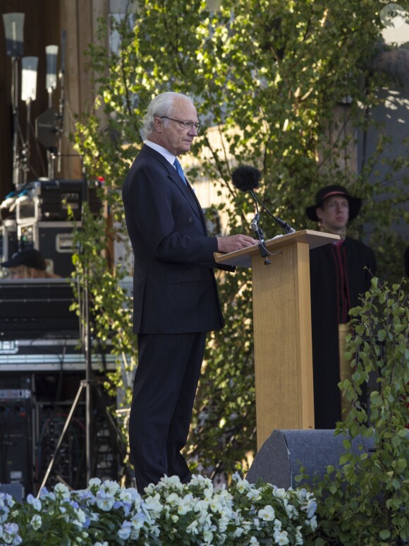 Le roi Carl XVI Gustaf de Suède s'exprimant à Skansen lors de la Fête nationale le 6 juin 2015 à Stockholm.