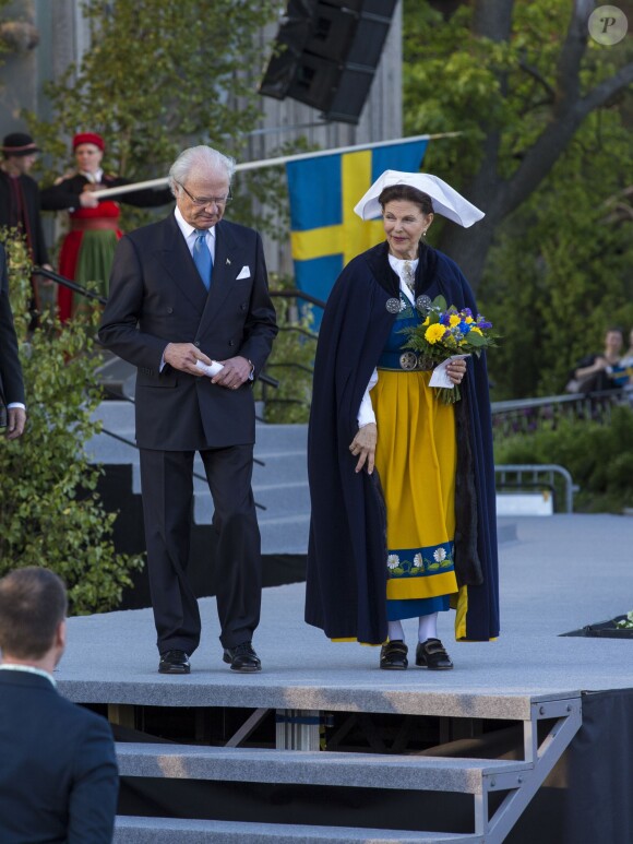 Le roi Carl XVI Gustaf de Suède et la reine Silvia à Skansen lors de la Fête nationale le 6 juin 2015 à Stockholm.
