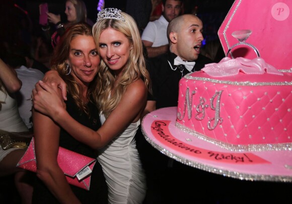 Dori Cooperman, Nicky Hilton - Belvedere Vodka présente la Bachelorette Party de Nicky Hilton au club Wall de Miami, Floride, le 6 juin 2015