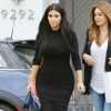 Kim Kardashian et son amie Carla DiBello font du shopping à Beverly Hills, Los Angeles, le 9 juin 2015.