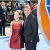 Britt Robertson et George Clooney à la première du film Disney "A la poursuite de demain" à Londres le 17 mai 201