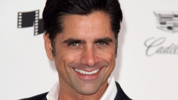 John Stamos brise le silence après son hospitalisation et son arrestation