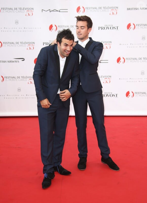Alex Goude et son mari Romain lors de la soirée d'ouverture du 55e Festival international de télévision de Monte-Carlo, le 13 juin 2015 au Grimaldi Forum.