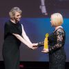 Exclusif - La princesse Charlene de Monaco a remis le prix Nymphe de cristal à Patricia Arquette lors de la soirée d'ouverture du 55e Festival international de télévision de Monte-Carlo, le 13 juin 2015 au Grimaldi Forum.