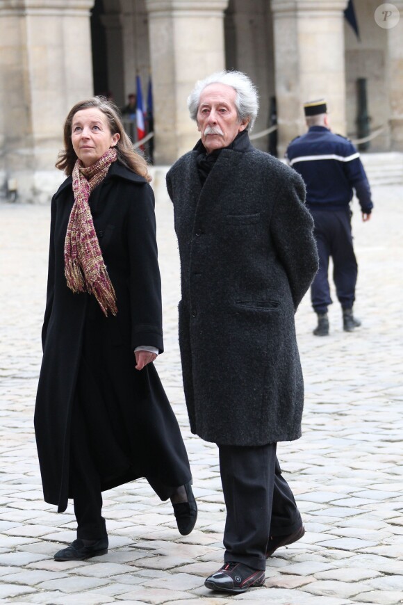 Jean Rochefort et son épouse Françoise Vidal aux obsèques de Pierre Schoendoerffer à Paris le 19 mars 2012