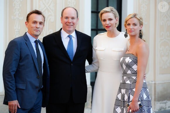 Le prince Albert II de Monaco et sa femme la princesse Charlène de Monaco entre Robert Knepper et sa femme Nadine Kary - Cocktail au Palais Princier lors du 55ème Festival de Télévision de Monte-Carlo, le 17 juin 2015. 