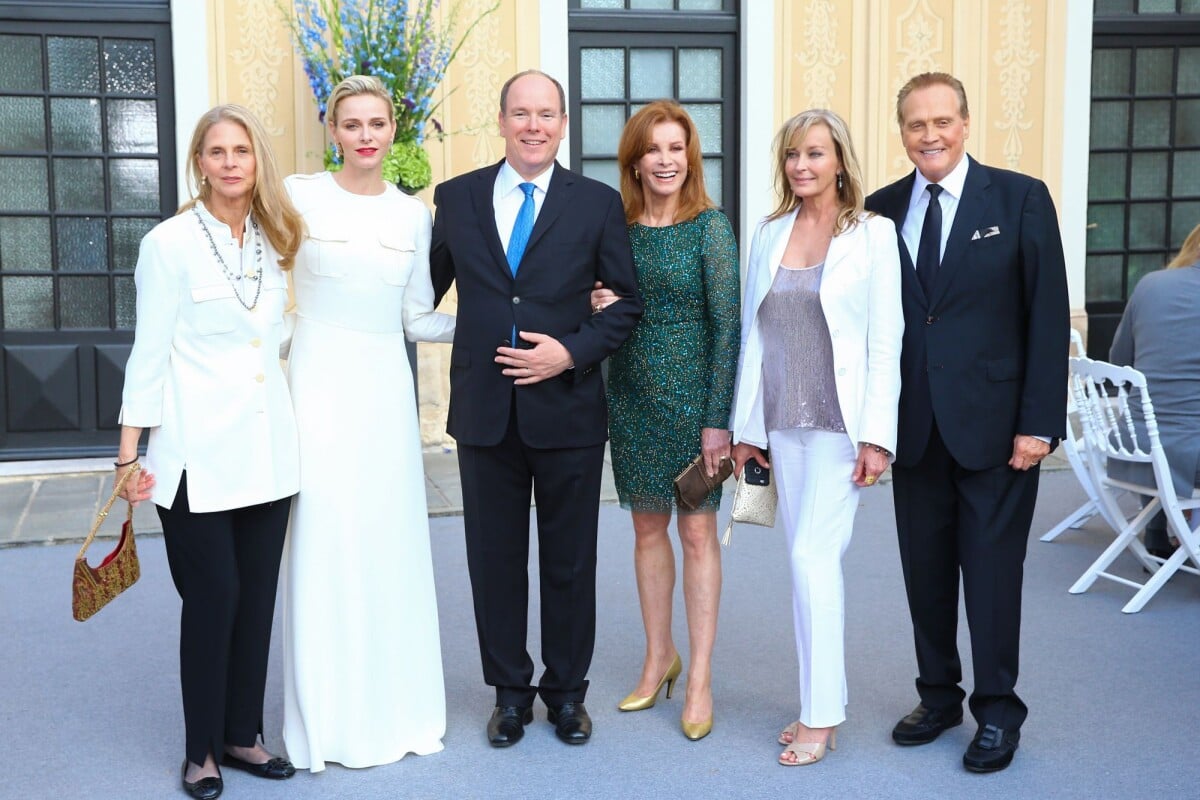 Photo : Lindsay Wagner, le prince Albert II de Monaco et sa femme la  princesse Charlène de Monaco, Stefanie Powers, Bo Derek, Lee Majors -  Cocktail au Palais Princier lors du 55ème