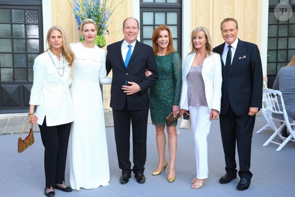 Lindsay Wagner, le prince Albert II de Monaco et sa femme la princesse Charlène de Monaco, Stefanie Powers, Bo Derek, Lee Majors - Cocktail au Palais Princier lors du 55ème Festival de Télévision de Monte-Carlo, le 17 juin 2015.  