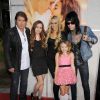 Billy Ray Cyrus, Brandi Cyrus, Tish Cyrus, Noah Lindsey Cyrus et Trace Cyrus pour la première de "The Last Song" au ArcLight Hollywood Cinema le 25 mars 2010