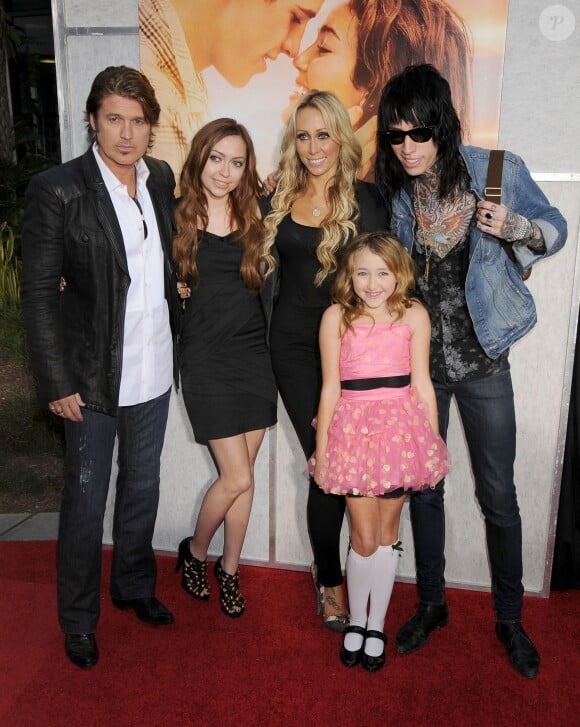 Billy Ray Cyrus, Brandi Cyrus, Tish Cyrus, Noah Lindsey Cyrus et Trace Cyrus pour la première de "The Last Song" au ArcLight Hollywood Cinema le 25 mars 2010