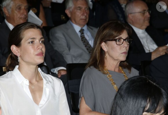 Charlotte Casiraghi, la princesse Caroline de Hanovre - Représentation en avant-première du documentaire "Rainier III en films" au théâtre des Variétés à Monaco le 22 juin 2015.