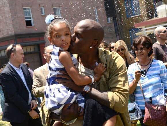 Tyrese Gibson et sa fille Shayla - Inauguration du Fast & Furious Supercharged Ride aux Studios Universal à Los Angeles le 23 juin 2015.