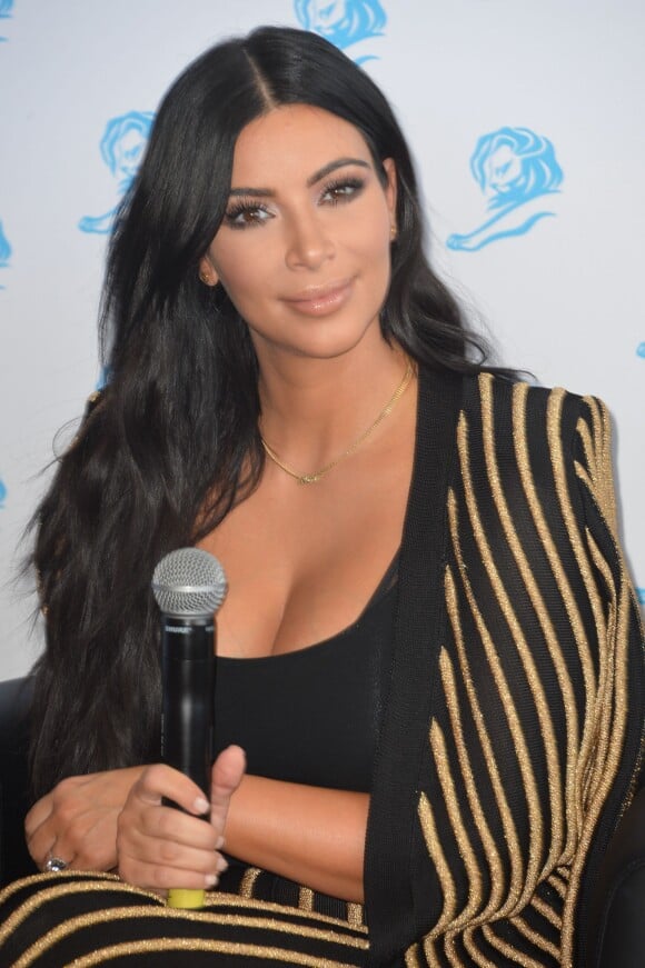 Kim Kardashian en conférence à Cannes, dans le cadre du festival Cannes Lions. Le 24 juin 2015.
