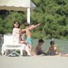 Gianluigi Buffon, ses enfants Louis Thomas et David Lee et sa belle Ilaria D'Amico sur la plage de Forte Dei Marmi en Italie le 25 juin 2015