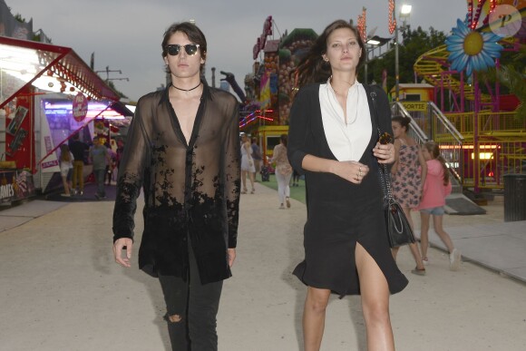 Harry Brant (fils de Stephanie Seymour) et Catherine McNeil - Inauguration de la Fête des Tuileries à Paris le 26 juin 2015.