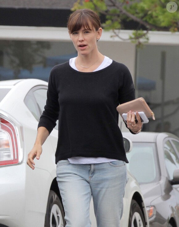 Jennifer Garner quitte un salon de manucure à Los Angeles le 14 juin 2015.