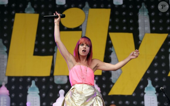 Lily Allen sur la scène du festival de Glastonbury, le vendredi 27 juin 2014.