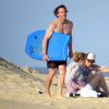 Exclusif - Danny (Daniel) Moder profite de la plage et fait du body surf lors d'une escapade avec sa femme Julia Roberts à Cabo San Lucas, le 22 juin 2015.
