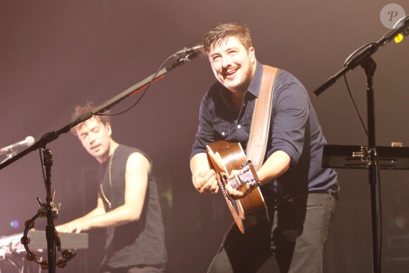 Exclusif - Ben Lovett et Marcus Mumford - Mumford and Sons en concert à l'Olympia à Paris, le 7 juillet 2015.